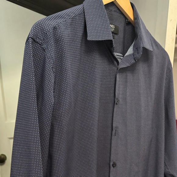 Jones New York Men’s Slim Fit Tech Dress Shirt
Medium
15 / 15.5
32 / 33 - Picture 2 of 4